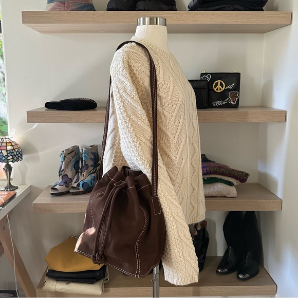 🌟SOLD🌟 Bally Bucket Bag - Picture 3 of 7